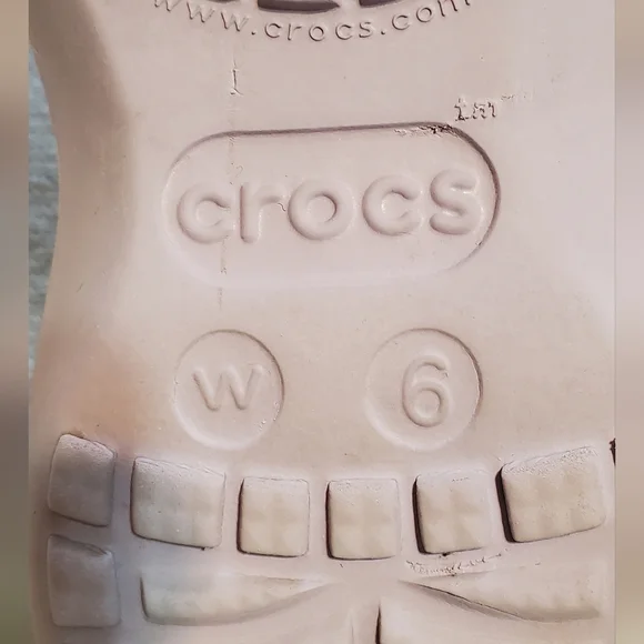 CROCS Women's Tie-Dye Slippers - Purple and Pink. Sz 6 - Picture 2 of 7